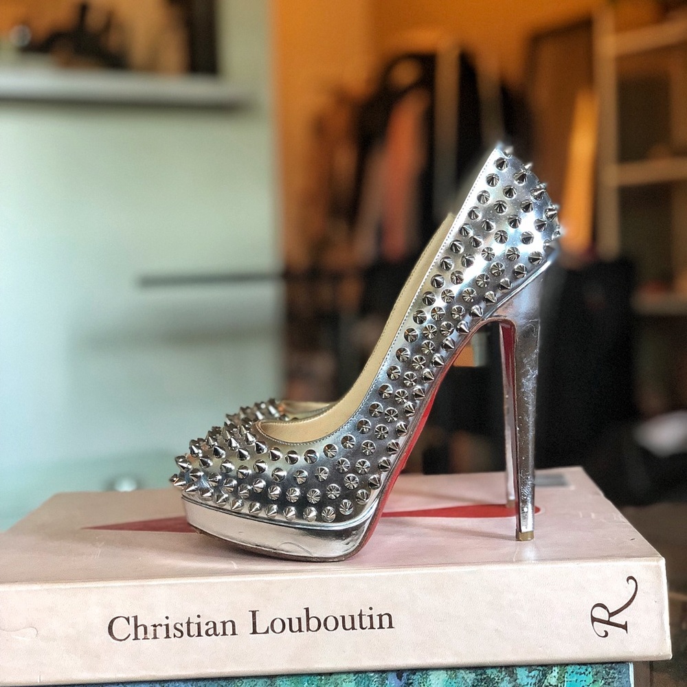 👸Warrior princess👸 guerilla silver spike pumps